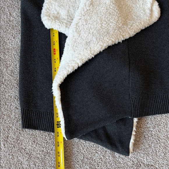 Black and White Sherpa Style Sweater Vest, Sz S - Picture 11 of 12